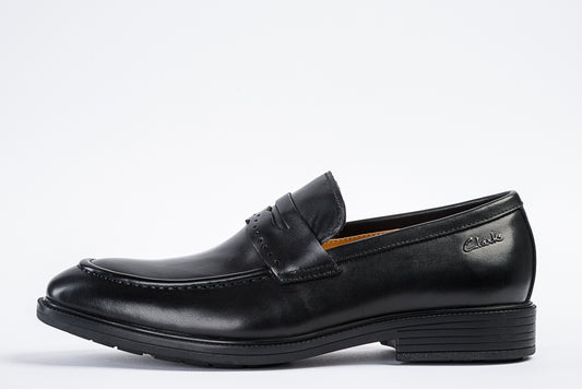 Davor – Black
leather shoes
classic shoes
footwear
oxford shoes
shoes
mens shoes
men's shoes
Loafers
shoe stores near me